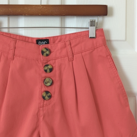 BDG Urban Outfitters Retro Pleated High Waisted Wide Leg Shorts Raspberry 26 - Picture 2 of 11